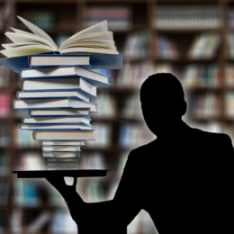 Bez sebevzdělávání (prý) nepřežijete!