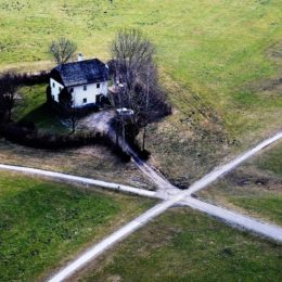 Daň z prodeje nemovitosti a osvobození při uspokojení bytové potřeby