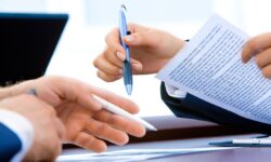 Kdy vám při prodeji nemovitosti paradoxně zúžení SJM nepomůže – rodinná domácnost